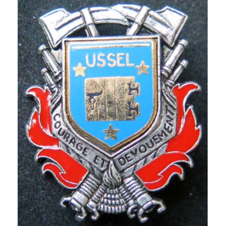 insigne métallique pompiers de Ussel de fabrication Ballard