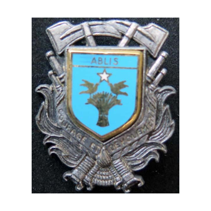 insigne métallique pompiers de Ablis de fabrication Ballard