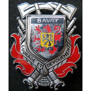 insigne métallique pompiers de Bavay de fabrication Ballard