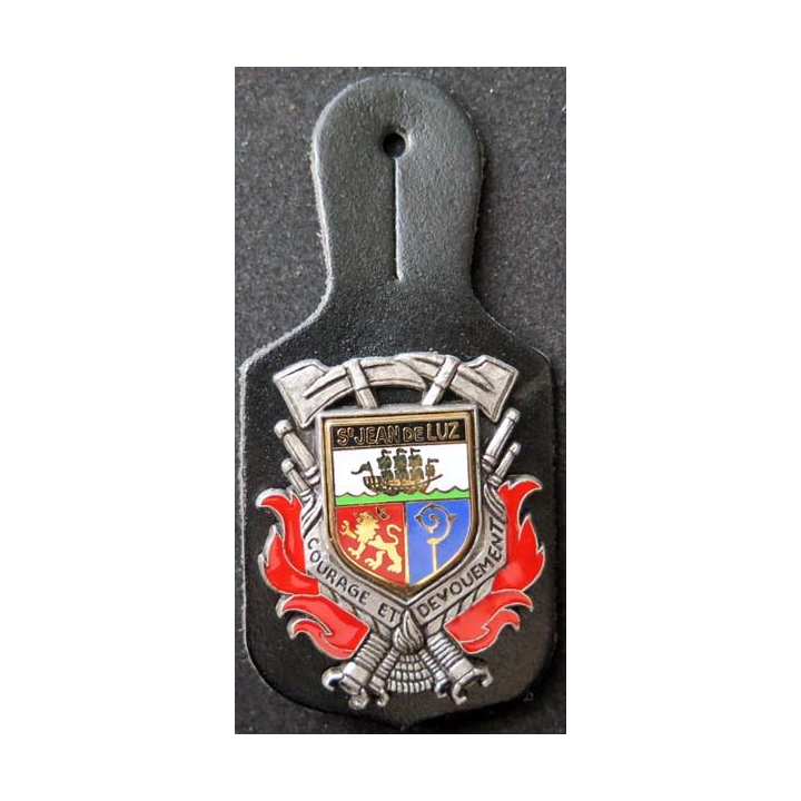 insigne métallique pompiers de Saint Jean de Luz de fabrication Ballard
