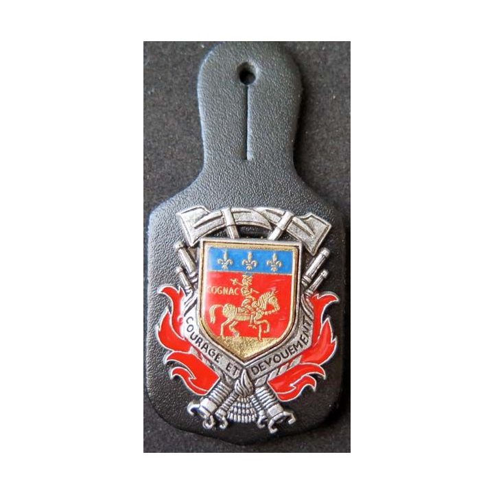 insigne métallique pompiers de Cognac de fabrication Ballard