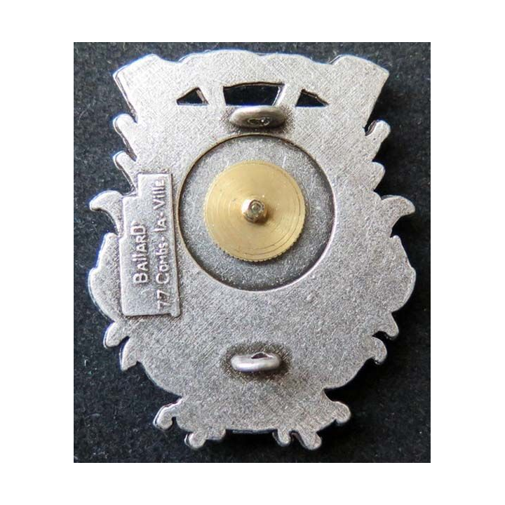 insigne métallique pompiers de Cognac de fabrication Ballard