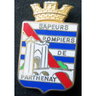 insigne métallique pompiers de Parthenay fabrication Ballard