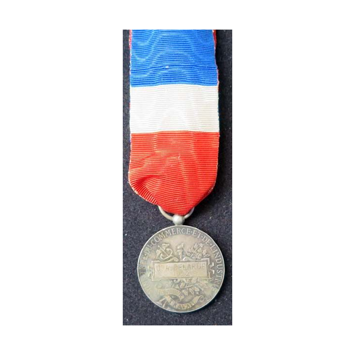FRANCE : médaille du travail du commerce industrie  J.A DELARUE 1922
