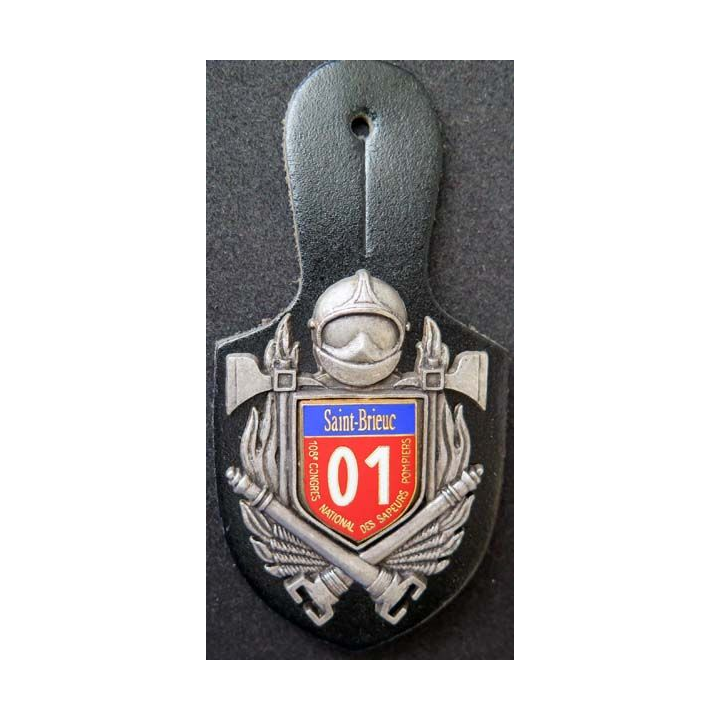 insigne métallique du 108° congrès national des pompiers Saint-Brieuc