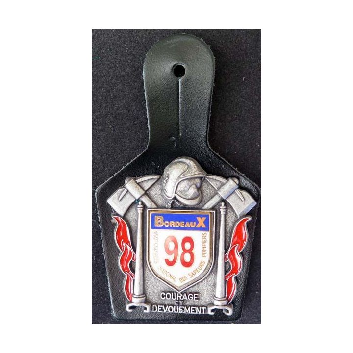 insigne métallique du 105° congrès national des pompiers Bordeaux