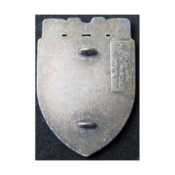insigne corps des sapeurs pompiers Versailles petites haches Ballard