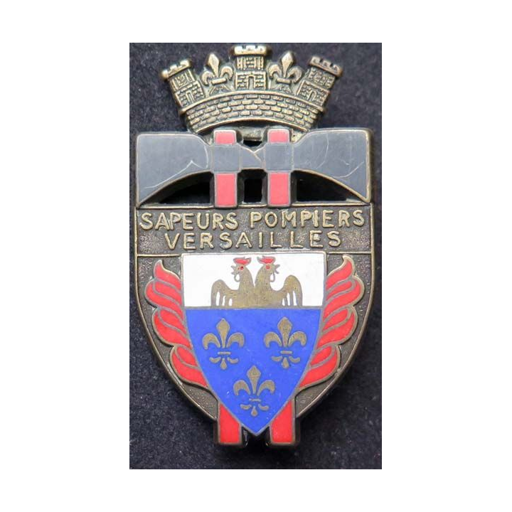 insigne des sapeurs pompiers Versailles grandes haches Ballard