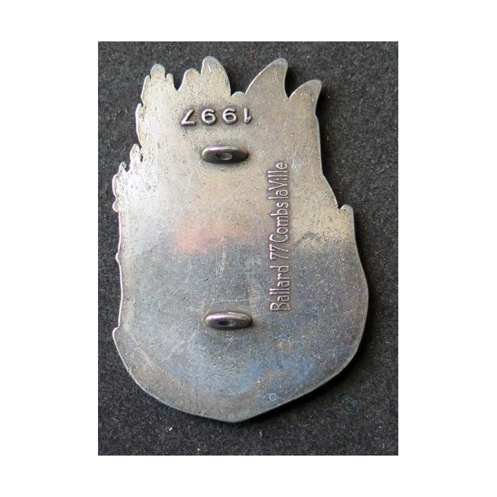 insigne métallique pompiers de Mons fabrication Ballard