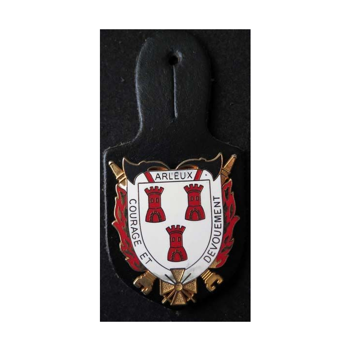 insigne métallique pompiers district de Arleux de fabrication Ballard
