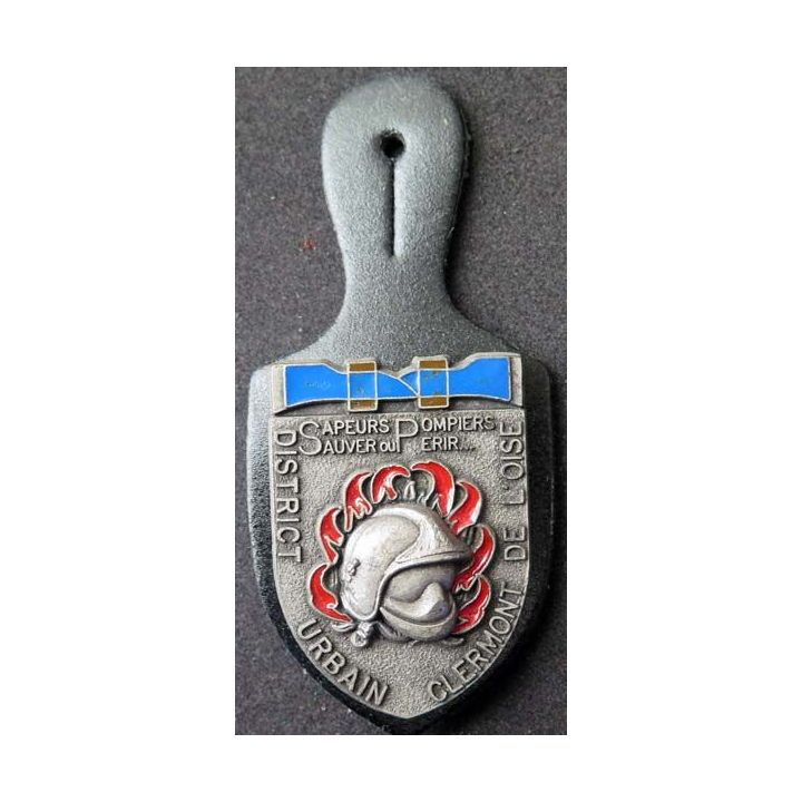 insigne des sapeurs pompiers de Clermont de l'Oise vieil argent ballard