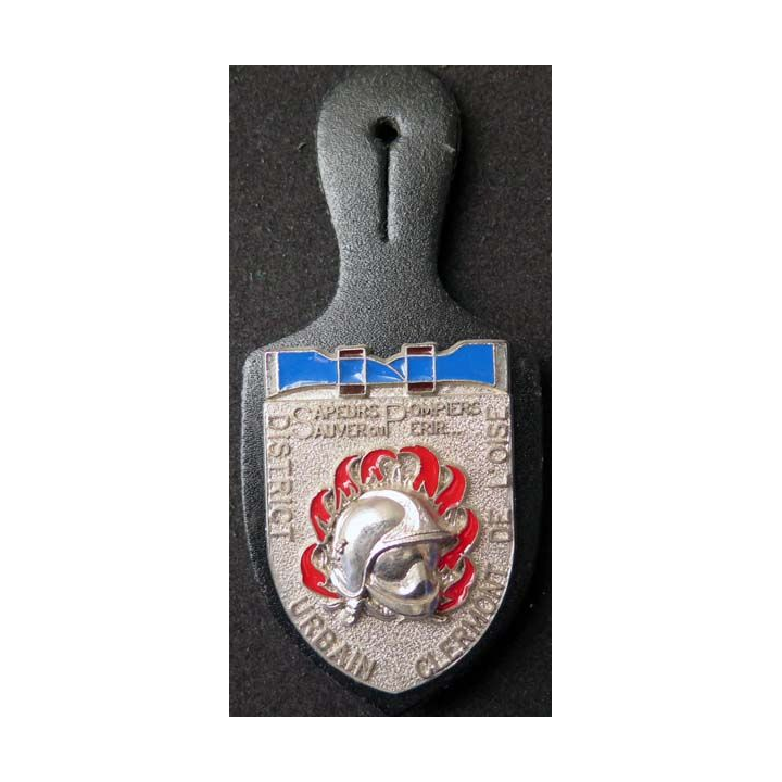 insigne des sapeurs pompiers de Clermont de l'Oise argenté ballard