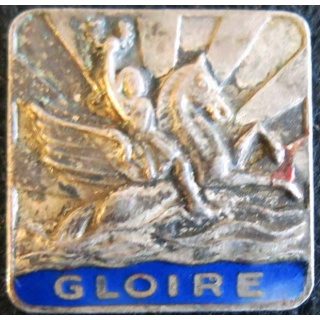 GLOIRE : Croiseur Gloire fabrication Augis Lyon en émail épingle cassée