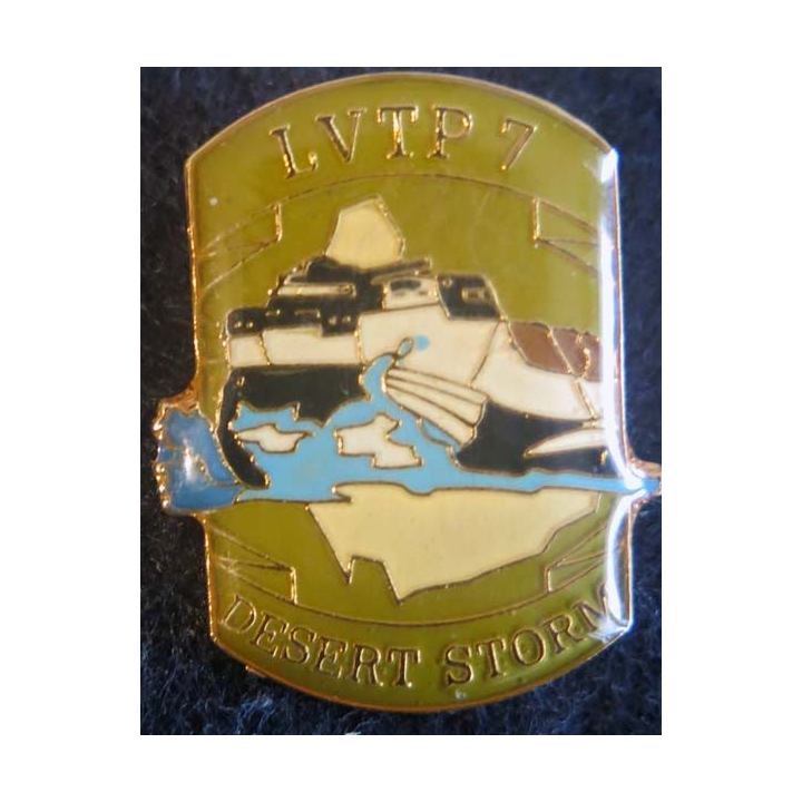 DESERT STORM : pin's métallique du LVTP 7 fabrication Sesa