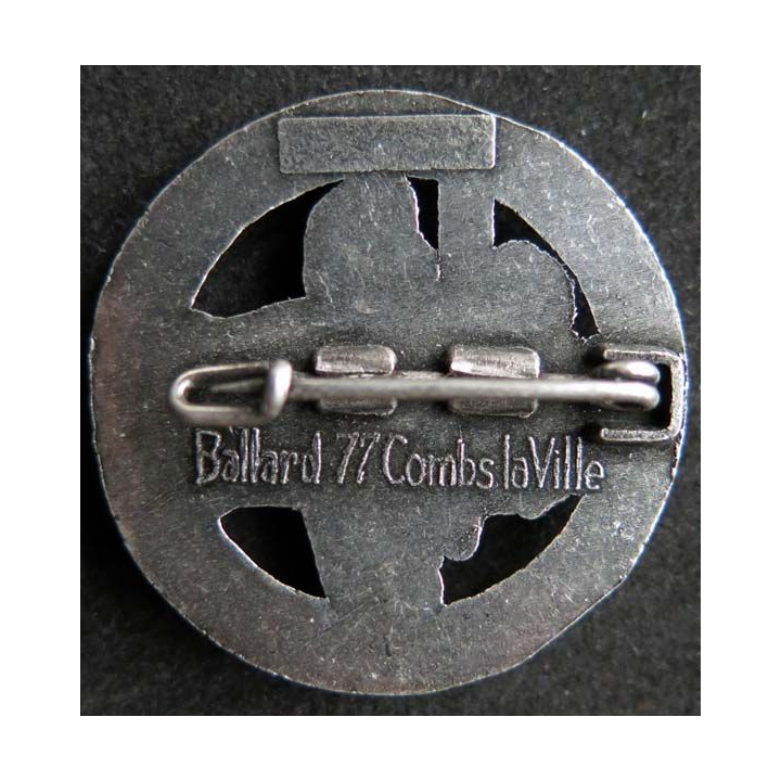 CUIRS : insigne du 4° escadron du 3° régiment de cuirassiers de fabrication Ballard