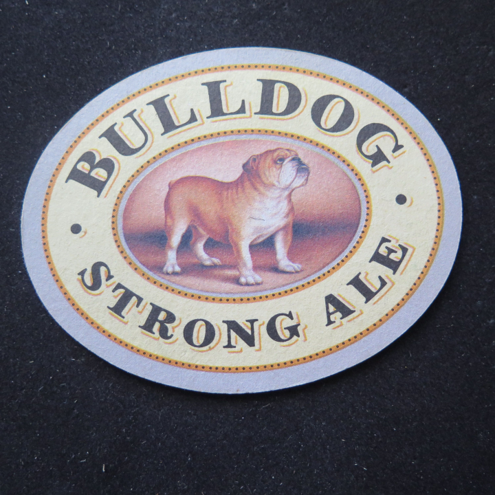 Dessous de verre à bière Bulldog strong ale de dimension 11,3  x 8,9 cm