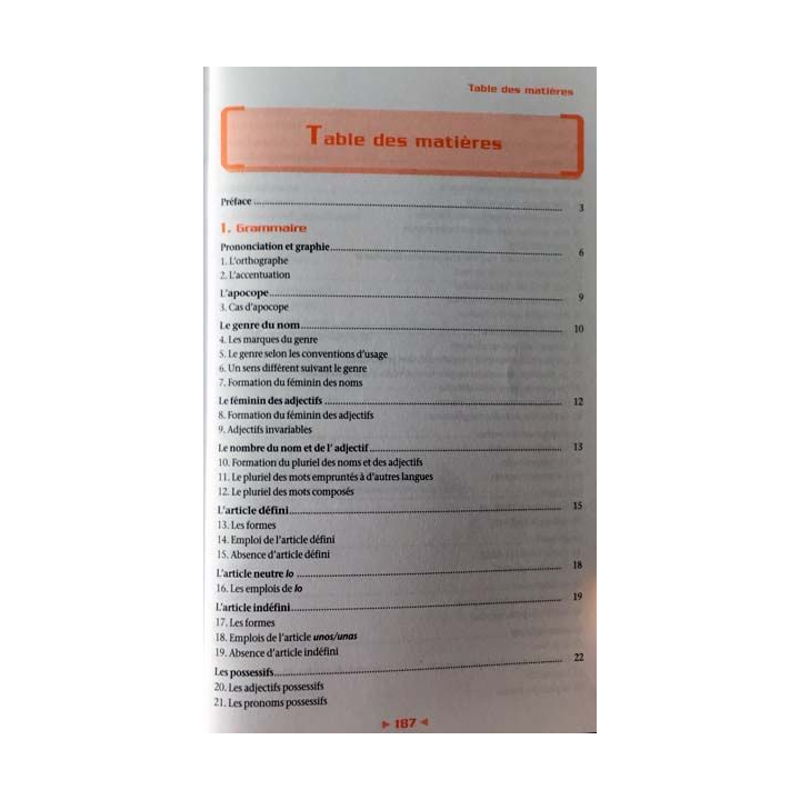 1. Grammaire espagnole de Adriana Santomauro et Patrick Charaudeau aux éditions Nathan