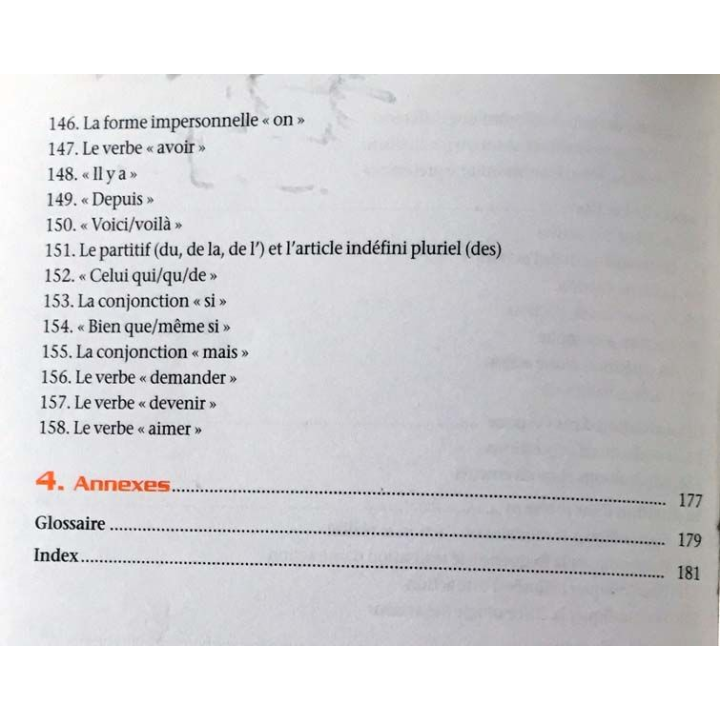1. Grammaire espagnole de Adriana Santomauro et Patrick Charaudeau aux éditions Nathan