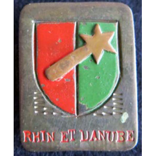 1° armée française Rhin et  arisanal métal peint 32 x 26 mm