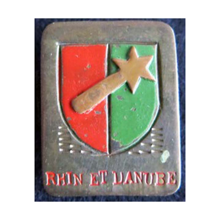 1° armée française Rhin et  arisanal métal peint 32 x 26 mm