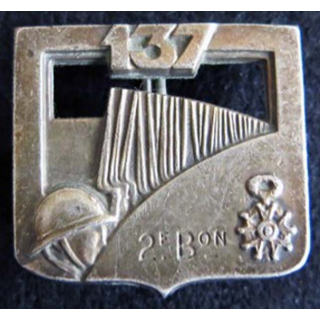 137° régiment d'infanterie 2° bataillon  Arthus Bertrant Paris dos embouti lisse