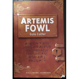 1. Artemis fowl de Eoin Colfer aux éditions Gallimard Jeunesse