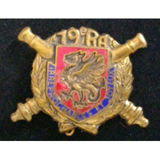 19° RA : insigne métallique du 19° régiment d'artillerie fabricant non marqué H. 323 en émail
