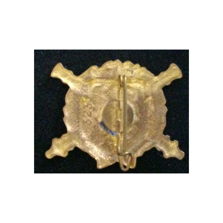 19° RA : insigne métallique du 19° régiment d'artillerie fabricant non marqué H. 323 en émail