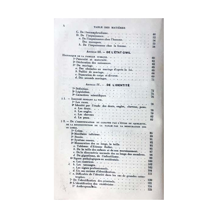 1. Précis de médecine légale de A. Lacassagne et Étienne Martin aux éditions Masson et Cie 1921