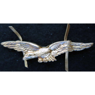 insigne de calot de l’armée de l’Air en métal doré embouti