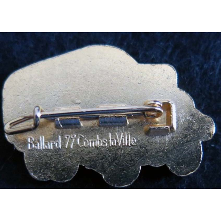 GBC 8KT de fabrication Ballard doré 34X22 mm épingle sertie