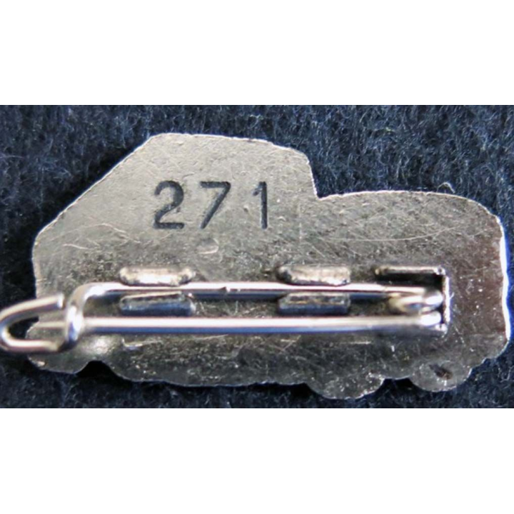 VTL  argenté 34X18 mm Matriculé N° 271 épingle sertie