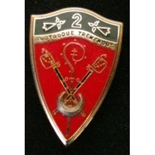 insigne métallique du 2° régimenty de chasseurs Fraisse G. 2263