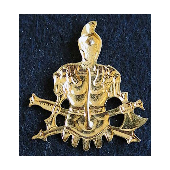 Ancien insigne de coiffure du Génie de l'armée belge dos lisse embouti et doré 
