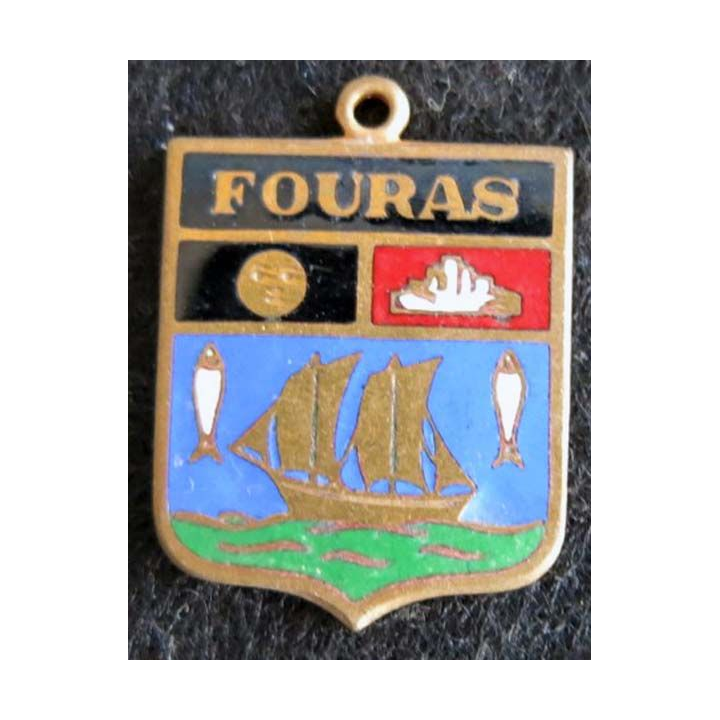 blason en émail de la ville de Fouras 22 x 30 mm