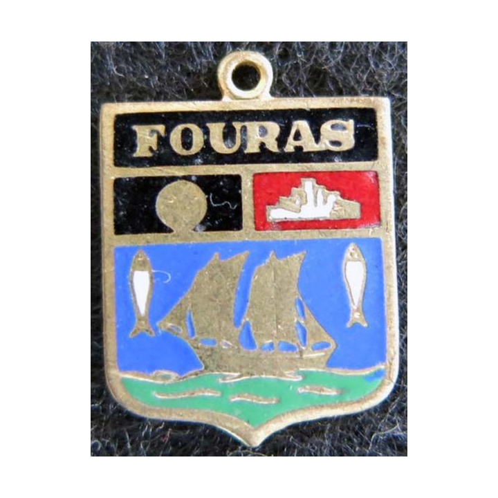 blason en émail de la ville de Fouras 22 x 30 mm doré