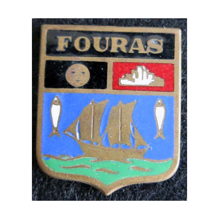 blason en émail de la ville de Fouras 22 x 27 mm cuivré
