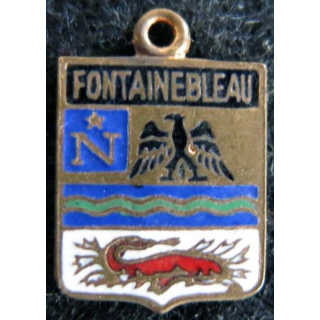 Blason en émail de la ville de Fontainebleau 11 x 16 mm cuivré