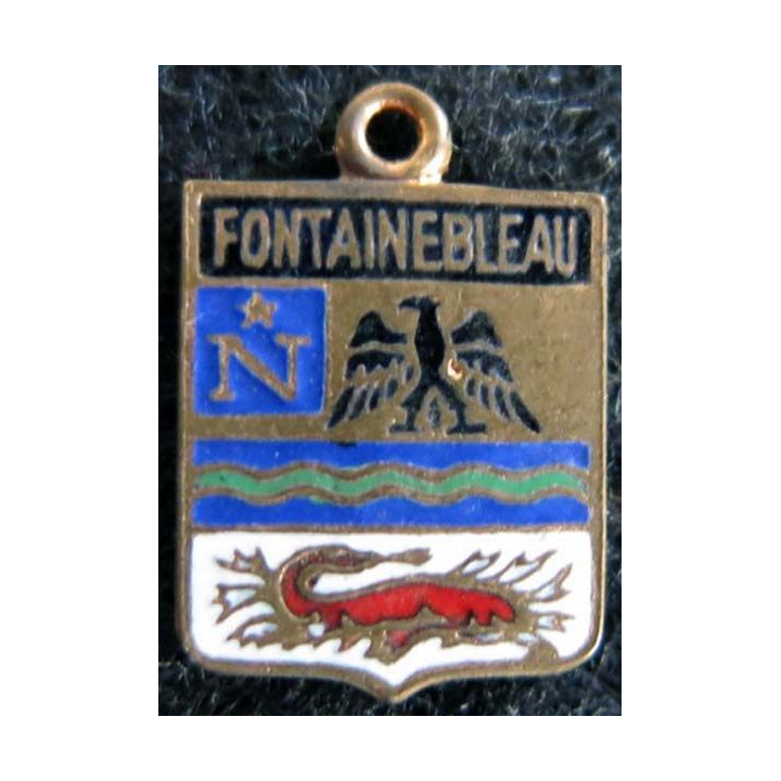 Blason en émail de la ville de Fontainebleau 11 x 16 mm cuivré