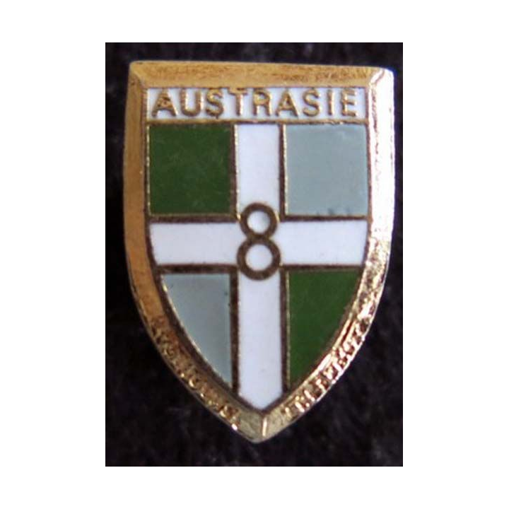 insigne métallique en réduction du 8° régiment d''infanterie Austrasie