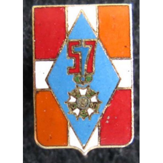 insigne métallique en réduction du 57° régiment d''infanterie en émail