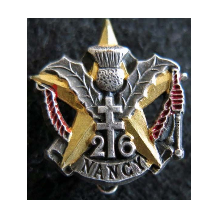 Insigne métallique en réduction du 26° régiment d''infanterie Mourgeon émail
