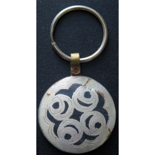 Porte clef mauritanien en métal argenté de diamètre 4,5 cm