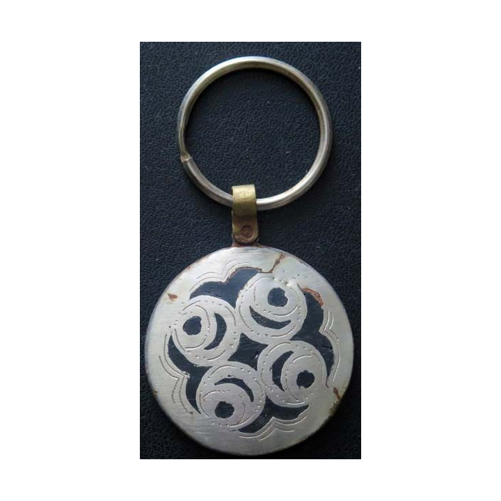 Porte clef mauritanien en métal argenté de diamètre 4,5 cm
