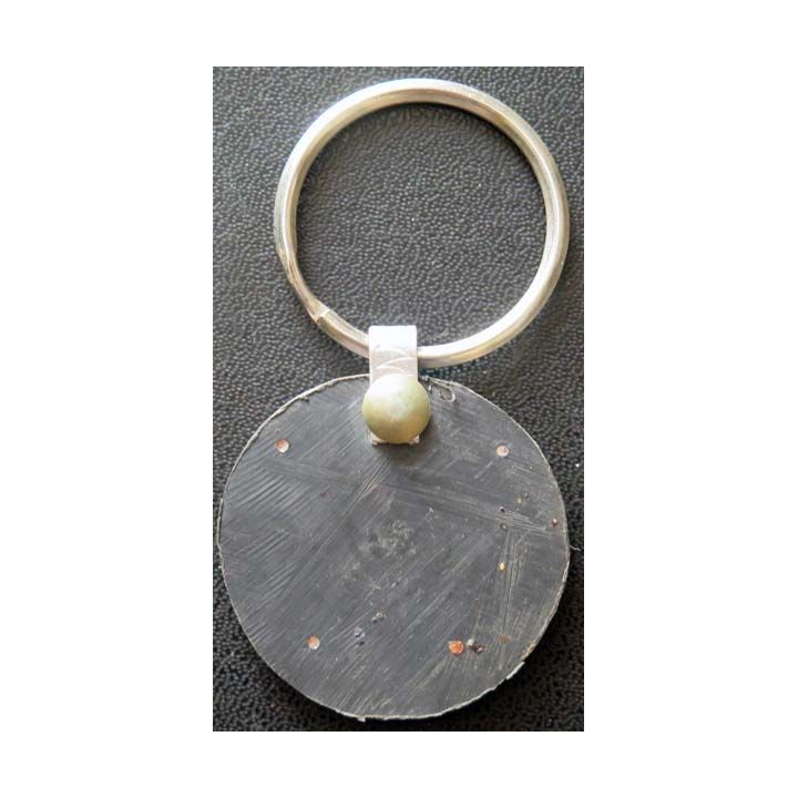 Porte clef mauritanien en métal argenté de diamètre 4,5 cm