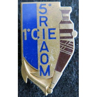 5° RIAOM : insigne métallique de la 1° compagnie du 5° régiment Inter armes d'outre mer de fabrication LR Paris  matriculé