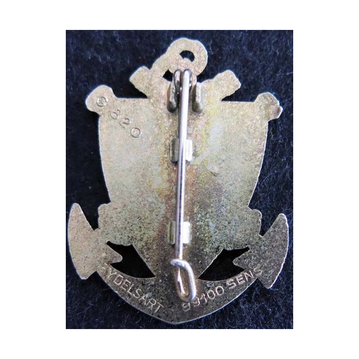 11° RAMA : insigne métallique du 11° régiment d'artillerie de marine de fabrication Delsart Sens G. 820