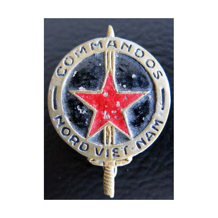 COMMANDO NORD VIETNAM : insigne métal peint du commando Nord Vietnam de fabrication locale Indochine