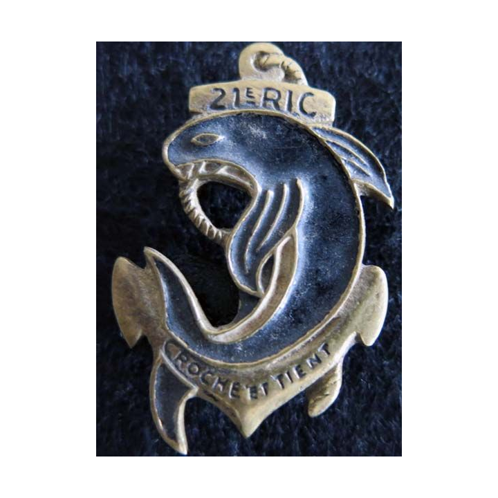 21° RIC : insigne en métal peint du 21° régiment d'infanterie coloniale de fabrication locale Indochine