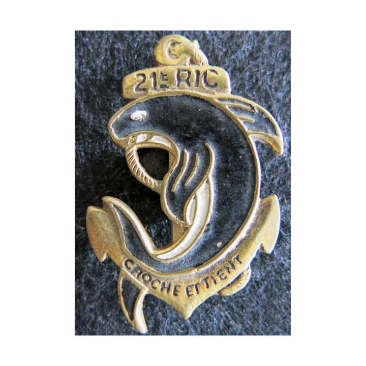 21° RIC : insigne en métal peint du 21° régiment d'infanterie coloniale de fabrication locale Indochine moulage